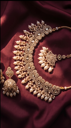 Darbar Bridal Set — Antique Gold Polki Choker, Jhumka Earrings & Maang Tikka