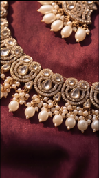 Darbar Bridal Set — Antique Gold Polki Choker, Jhumka Earrings & Maang Tikka
